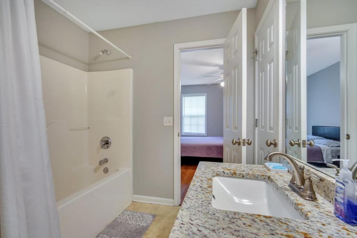 Charming Gray Home- 5 Mins From Gsu! Statesboro Kültér fotó