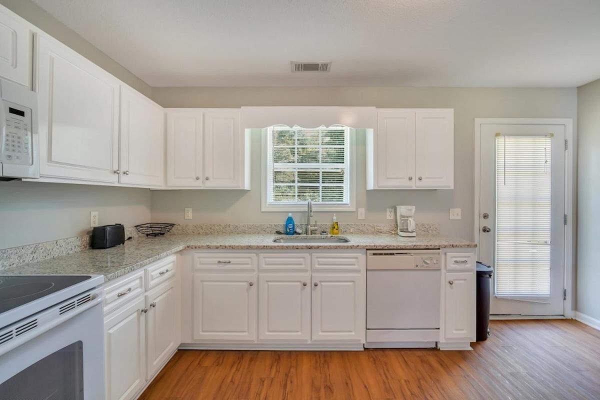 Charming Gray Home- 5 Mins From Gsu! Statesboro Kültér fotó