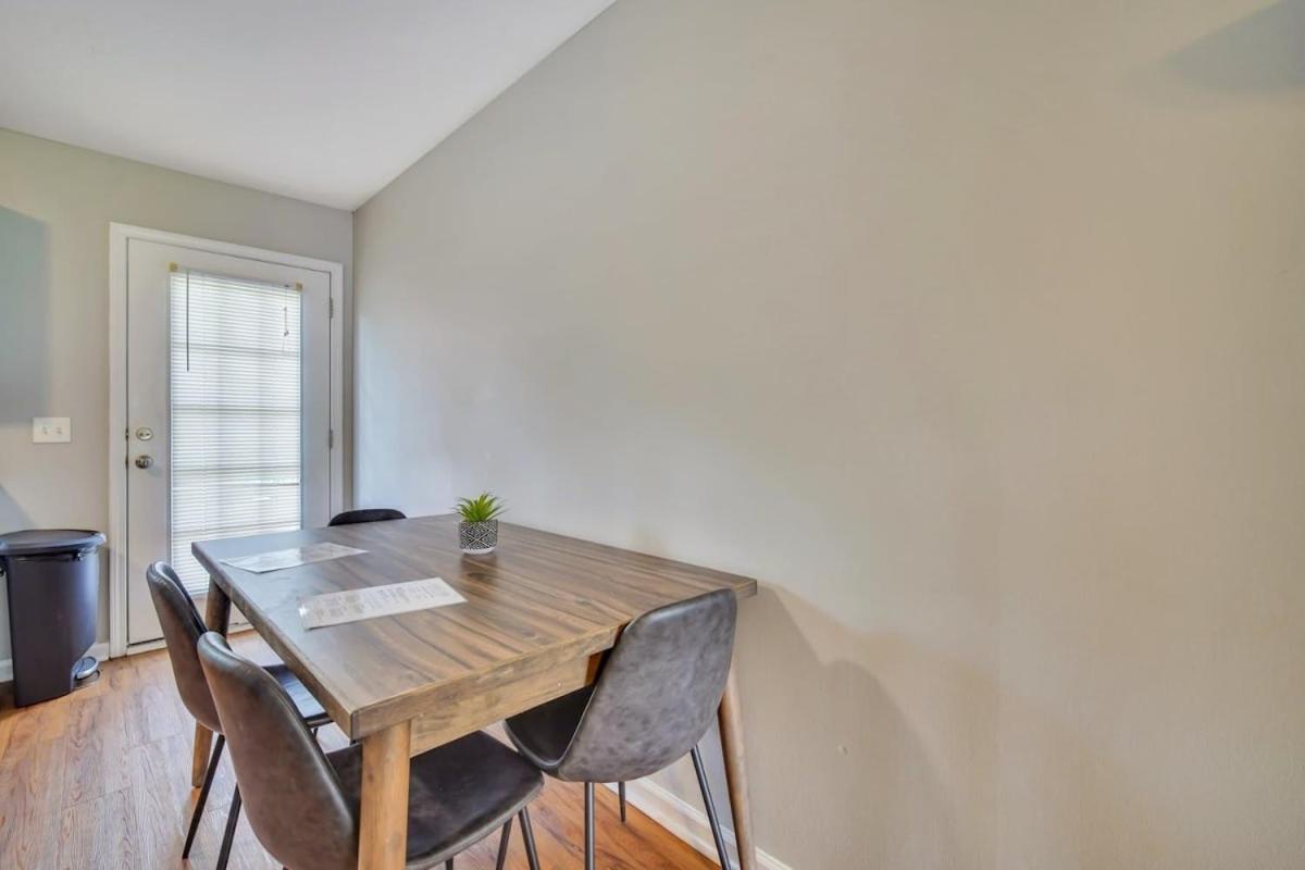 Charming Gray Home- 5 Mins From Gsu! Statesboro Kültér fotó